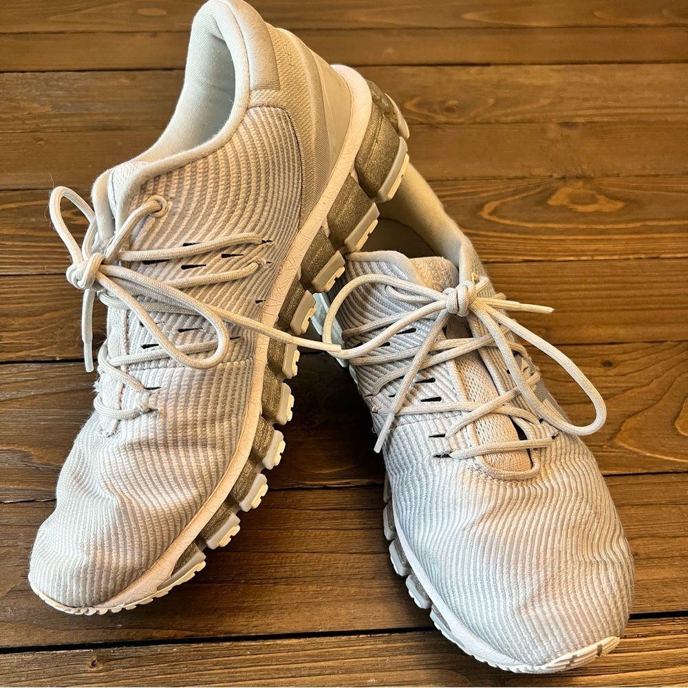 Asics Women’s Gel-Quantum 360 Running Athletic Sneakers US 7 1/2